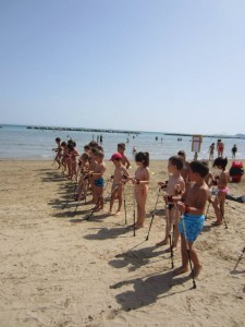 NordicWalking_bambini_spiaggia_2014_4